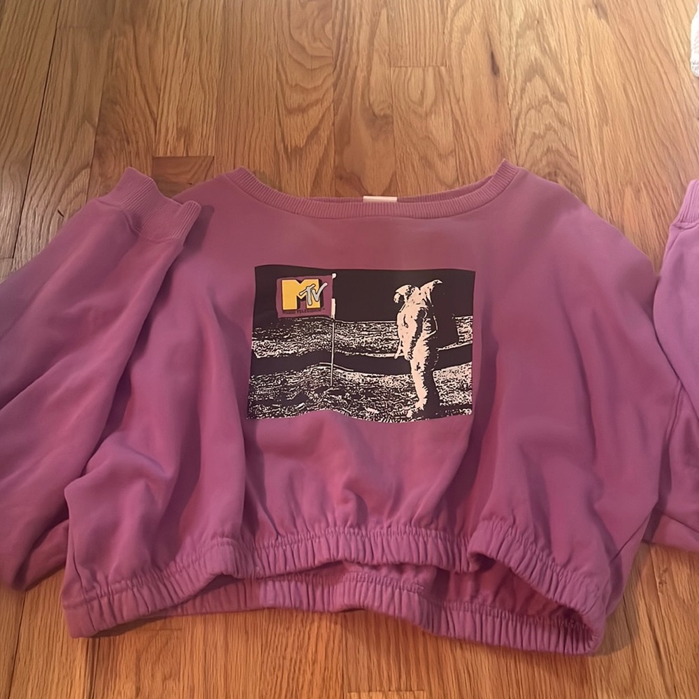 elastic long sleeve retro mtv cropped sweatshirt